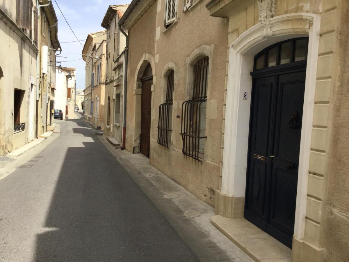 Maison De Village Novissime Noves Exterior photo